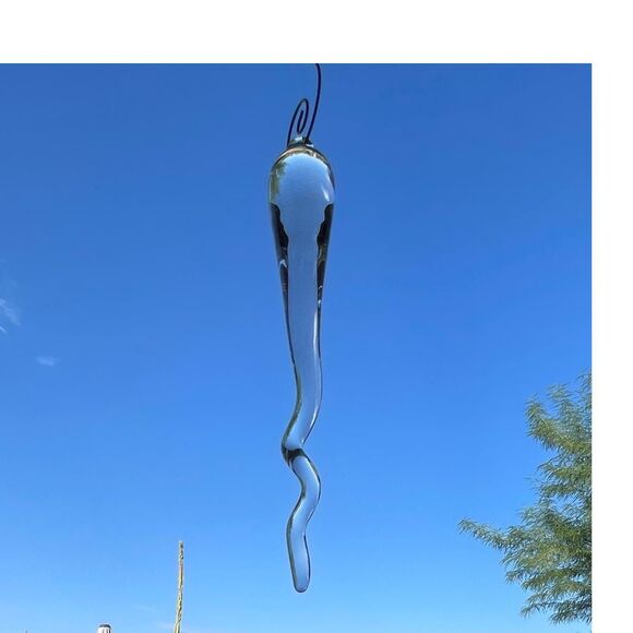 NEW! Set of 8 Handmade 6" Clear Glass Icicle Ornaments - Picture 2 of 8